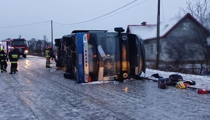 В Польше перевернулся автобус с более 70 украинцами: фото и все подробности