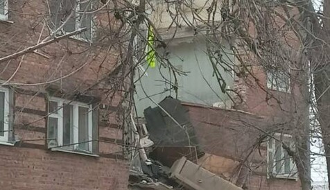 В российском Ростове-на-Дону обрушился подъезд многоэтажки: момент показали на видео
