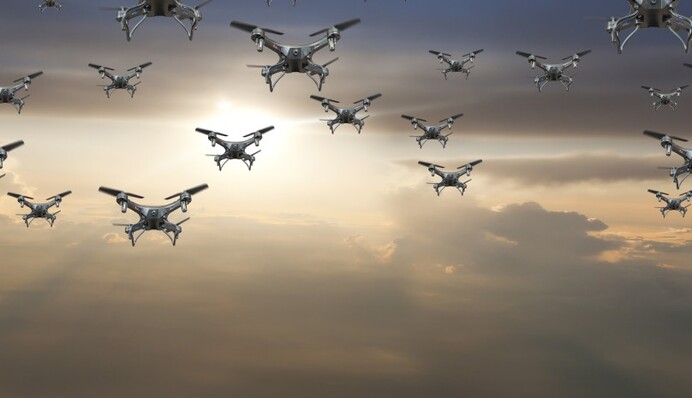 Утро началось не с кофе: в России пожаловались на массированную атаку дронов