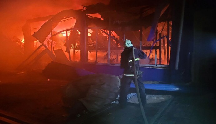 Попадание в многоэтажки в Харькове и пожар в Николаевской области: фото последствий вражеской атаки дронами