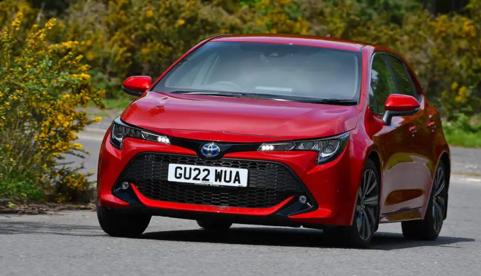 Комфорт, економія та екологія: десять найкращих гібридних авто 2024 року