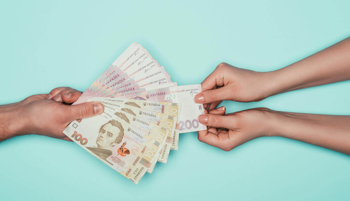 Пенсії, зарплати, комуналка, соцвиплати і ціни: що змінилось в Україні з 1 лютого
