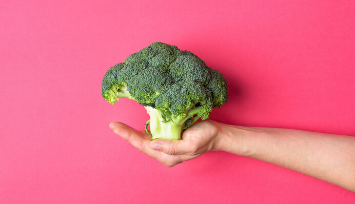 Как питаться женщинам для поддержания гормонального здоровья: советы врача