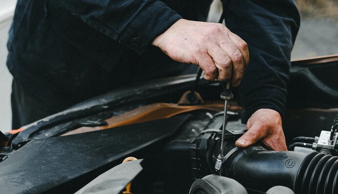 Можно получить до 70 тысяч: где в Украине ищут механиков и слесарей авто