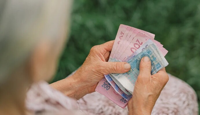 Украинцы могут потерять пенсии уже совсем скоро: кого это коснется