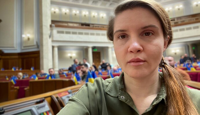 В Раді знову провалили голосування за звільнення скандальної Безуглої