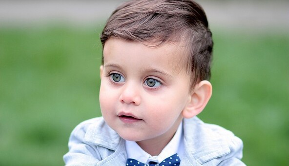 Як назвати дитину в 2024 році: календар традиційних та незвичайних імен для хлопчиків