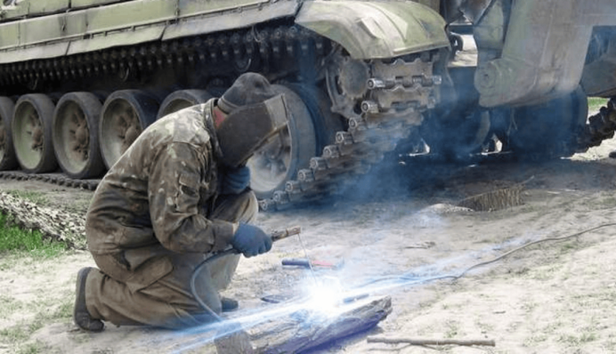 Прошли подготовку за рубежом: Наев рассказал о работе ремонтных спецподразделений