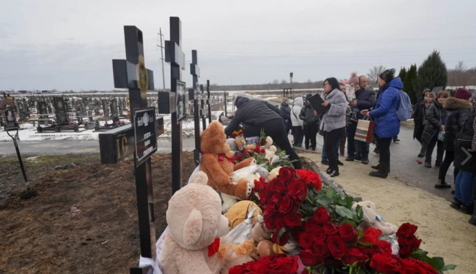 В Харькове похоронили семью Путятиных: мать не удержалась и сказала все, что думает о России