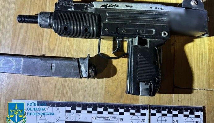 Під Києвом бандити тримали людей у полоні та вимагали гроші: фото і відео