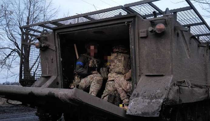 Обороняли останню 