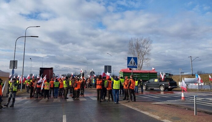Путін аплодує: в Польщі вийшли на протести з закликами 
