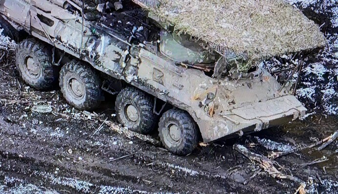 Руїни та підбита техніка: фотограф показав жахливі кадри з Роботиного