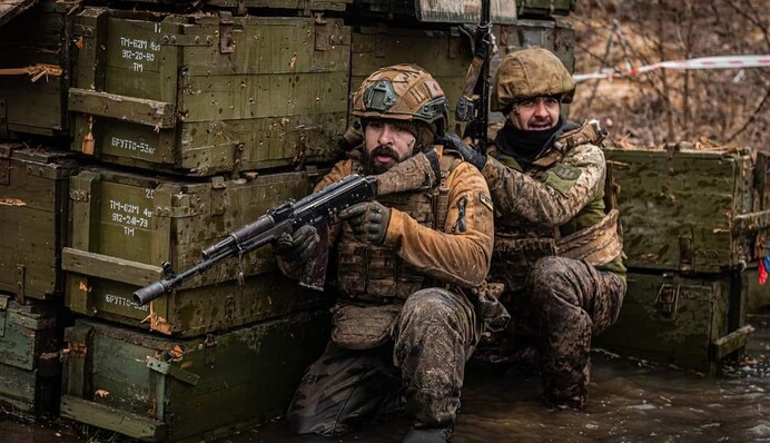 Сили оборони відбили майже 80 ворожих атак, ворог тисне по всій ліній фрону: зведення Генштабу і карти