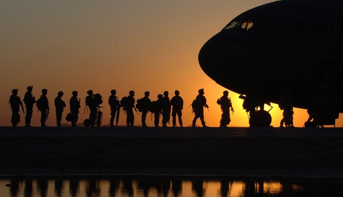 Во Франции есть именно такое подразделение: что означает заявление Макрона о направлении войск в Украину