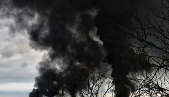 У Росії дрони атакували військовий завод: відео 