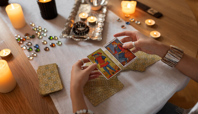 Начало недели будет тяжелым и насыщенным: гороскоп по картам Таро 4 марта