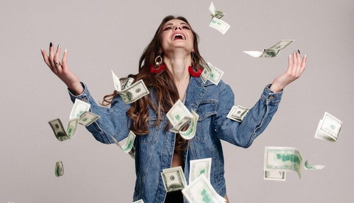 Гроші будуть литися рікою: ці два знаки Зодіаку зможуть розбагатіти в березні