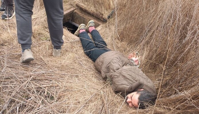 На Миколаївщині безхатько викрав  8-річну дівчинку і утримував в землянці: подробиці звільнення дитини