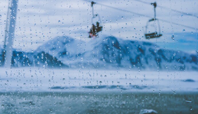 В Украину идет резкое похолодание: часть страны засыплет снегом и зальет дождями