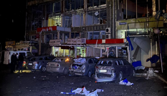 Серед постраждалих - трирічна дівчинка: фото наслідків удару ракетою  С-300 по Чугуєву