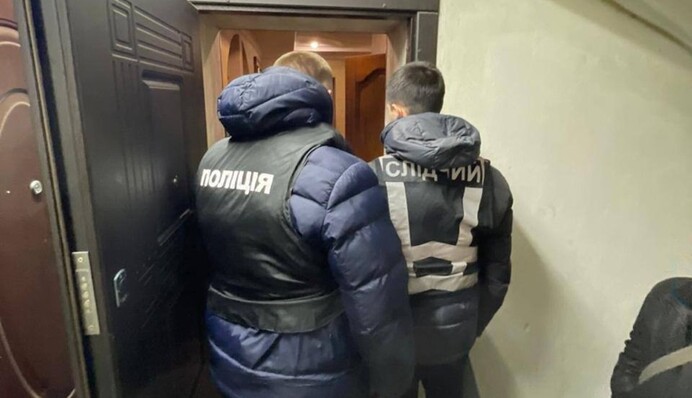 Працювали під виглядом ТЦК: у Києві затримали банду шахраїв, фото та відео