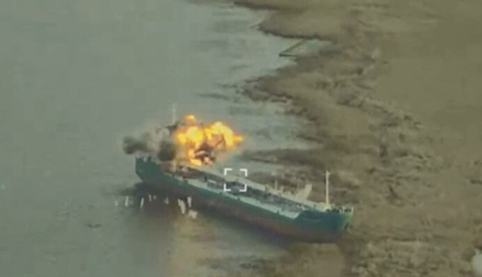 Авіація ЗСУ знищила командний пункт росіян: ефектні кадри 