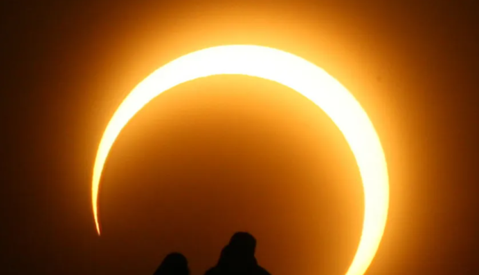 Приближается коридор затмений: чем опасен период и как избежать ударов судьбы