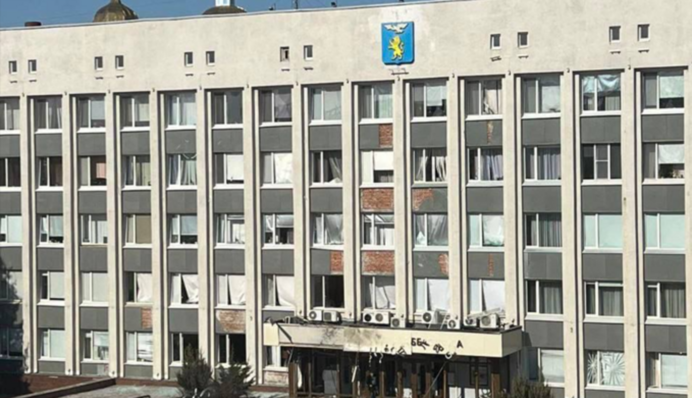 Безпілотник атакував міську адміністрацію Бєлгорода: кадри 