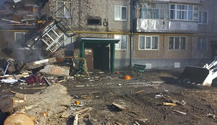 Есть погибшие, полностью разрушены 15 квартир: появились подробности удара "шахеда" в Сумах, фото