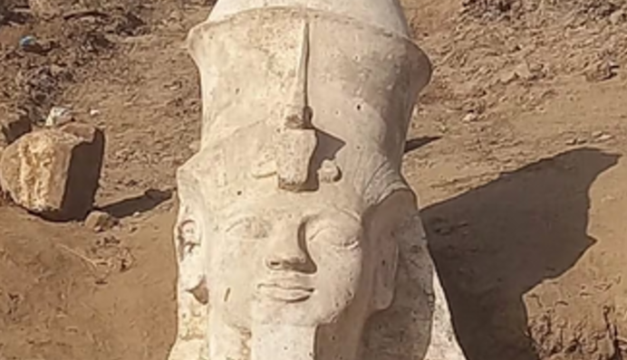 В Египте археологи обнаружили часть статуи фараона Рамзеса ІІ: фото уникального артефакта