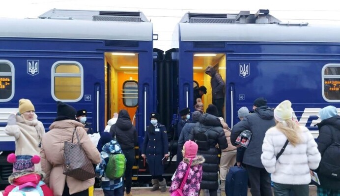 Весняні канікули в школах: яким буде розклад додаткових поїздів