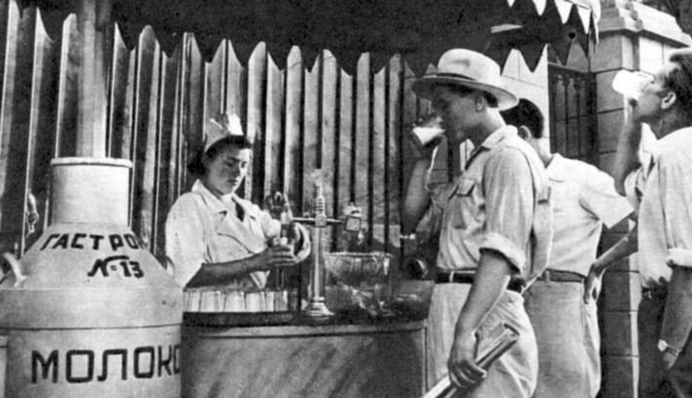 Продавали в жару, как квас: в сети показали интересное фото Киева в 1960-е годы