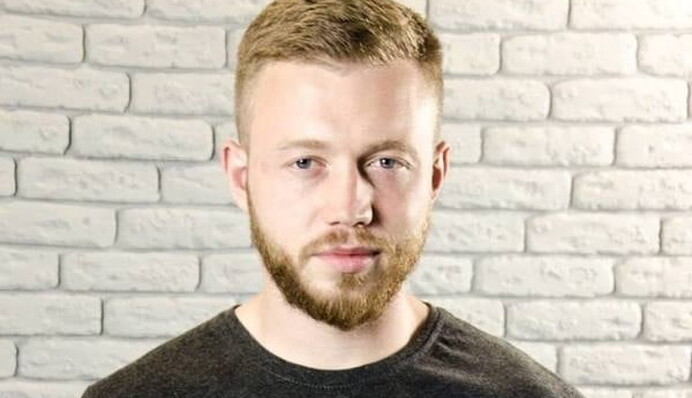 Действуют по тактике 