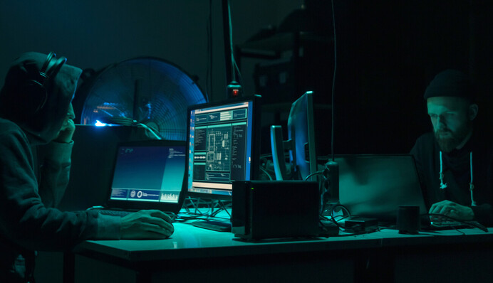 Задело всю Россию: хакеры атаковали интернет – пространство агрессора