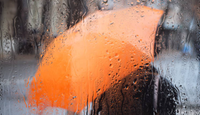 Украину зальет дождями и засыплет снегом