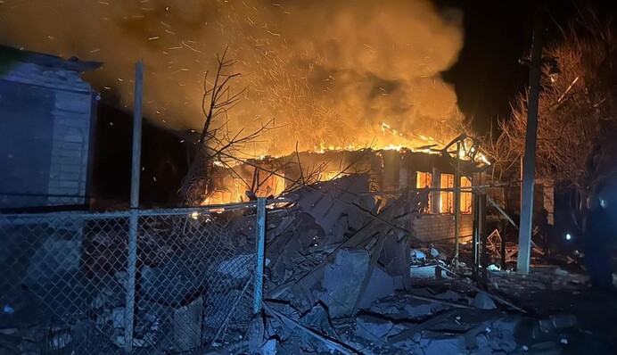 Росіяни вдарили ракетами по Селидовому, є поранені і багато руйнувань: фото