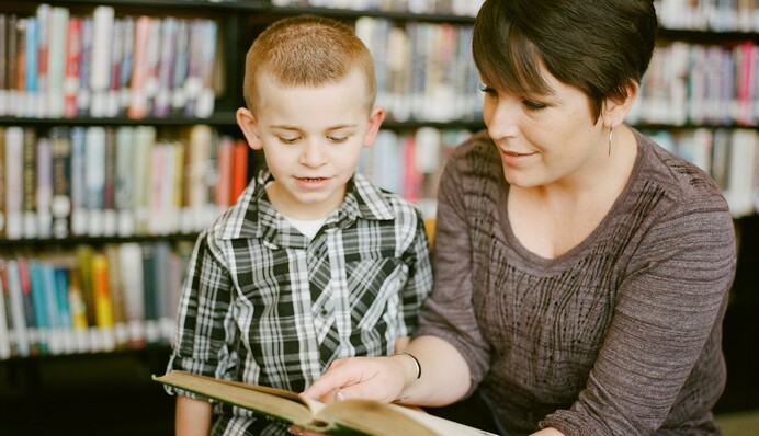 Психологи порадили, коли починати статеве виховання дітей і що треба розповідати