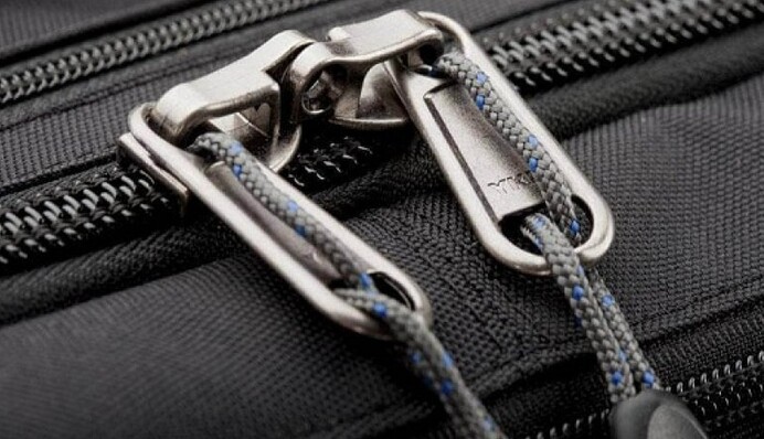 Навіщо два замки на 