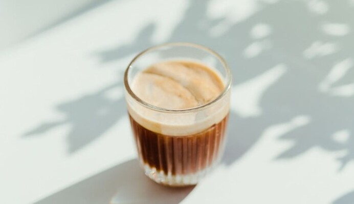 Сонливість замість бадьорості: чому після кави хочеться спати