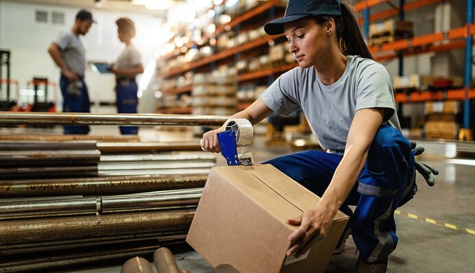 Какую работу предлагают украинцам в Польше: список вакансий и зарплат