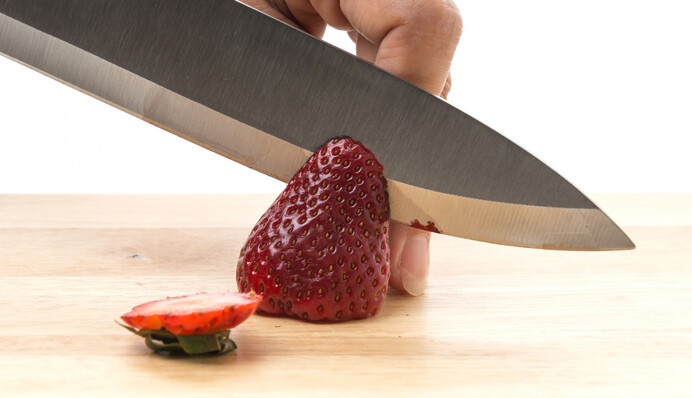 Не ешь с ножа - будешь злым, как нож: объясняем народные приметы из глубины веков