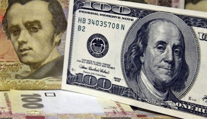 Долар побив історичний рекорд: що чекати на початку тижня