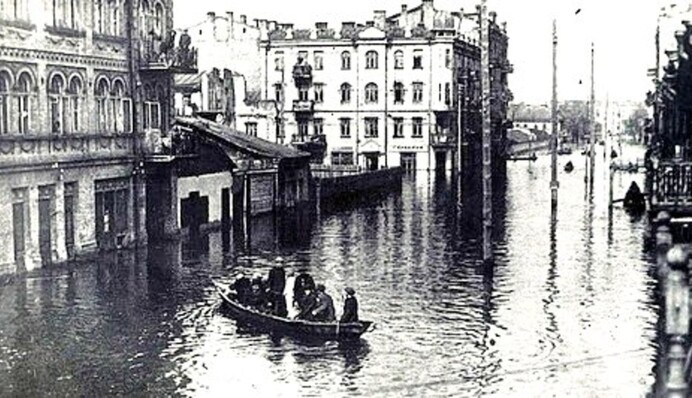 Киевляне удили рыбу прямо в домах: в 1931 году Киев накрыло наводнение века, фото
