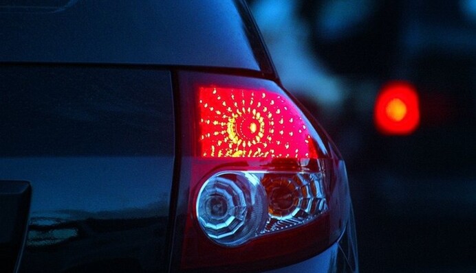 В Україні водіїв штрафують за неправильний колір поворотників: яка зараз сума покарання