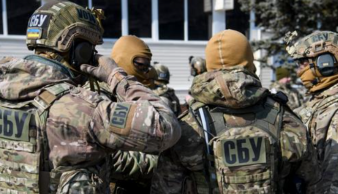 Чиновник Киевской ОГА шпионил под видом капеллана: фото задержания 