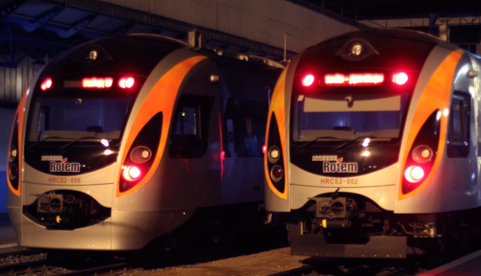 Військового з собакою змусили їхати в тамбурі: в 