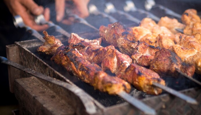 Еда, которая старит: врач рассказала о самых вредных продуктах