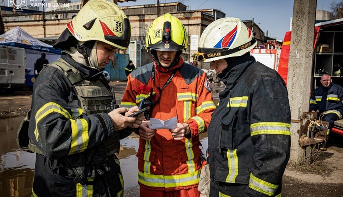 В Харькове есть раненые после удара по многоэтажке, повреждена школа