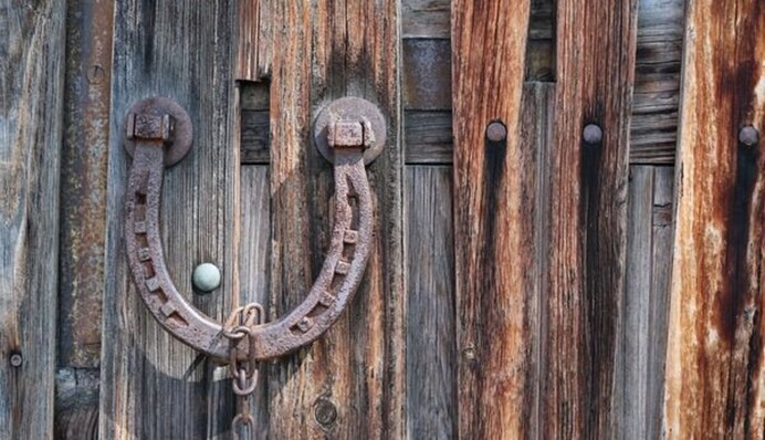 Магический ритуал защитит дом от беды: какой праздник 1 апреля и что надо сделать в этот день